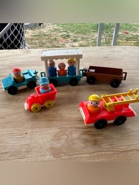 Vintage Fisher Price Little People Zoo Tram Train Trolley Cars Blue 1984 6 Figs